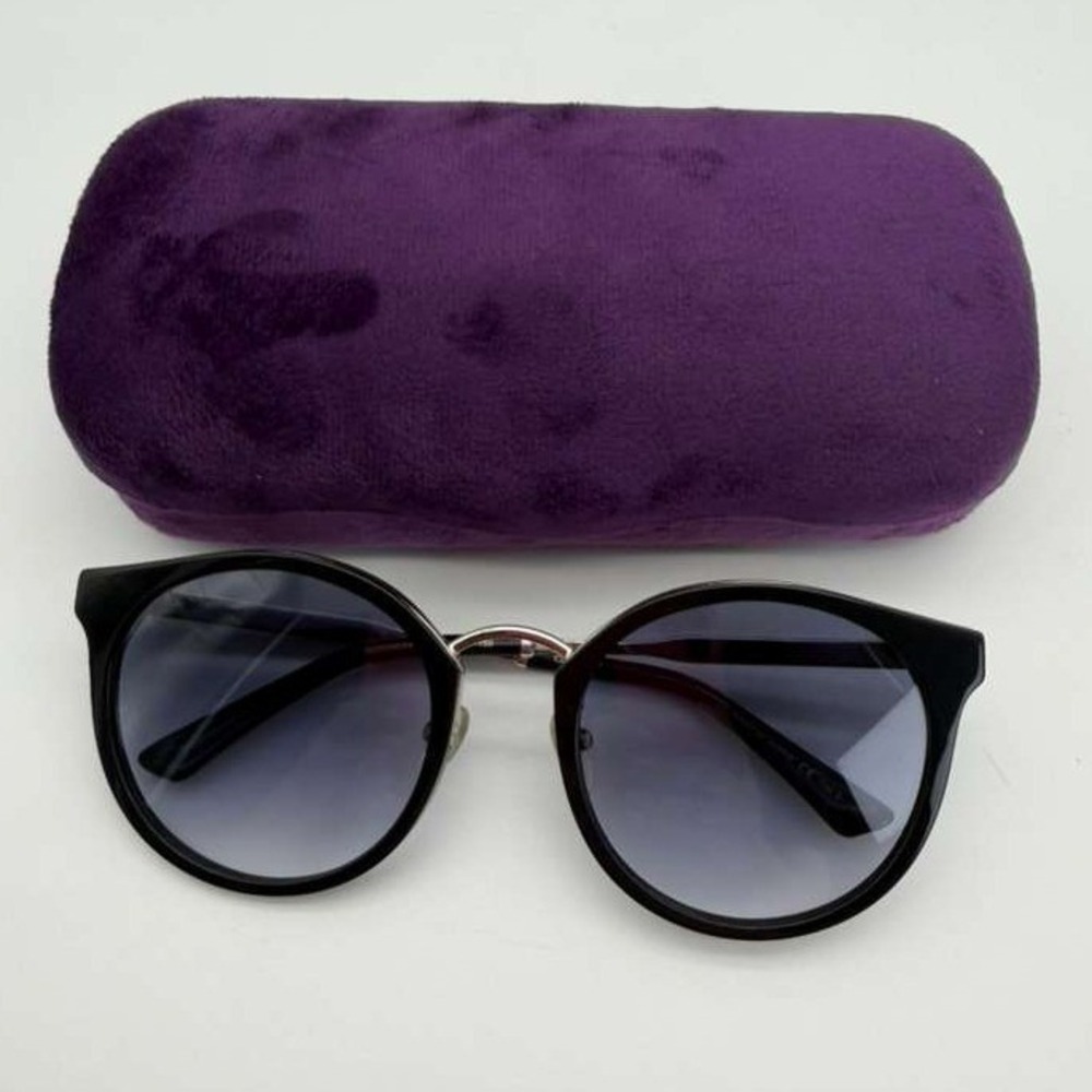 Gucci Oversized Interlocking G Black Sunglasses - Like New with Velvet Case